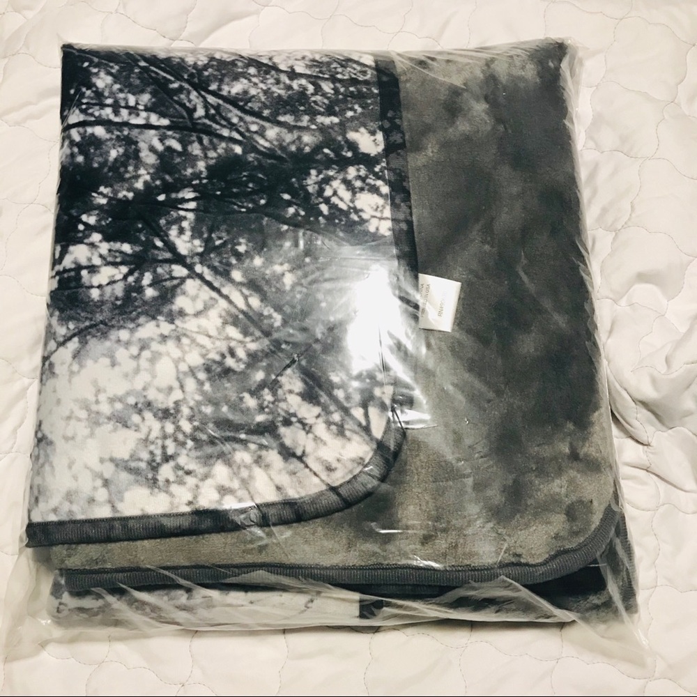 Taylor swift folklore exclusive blanket